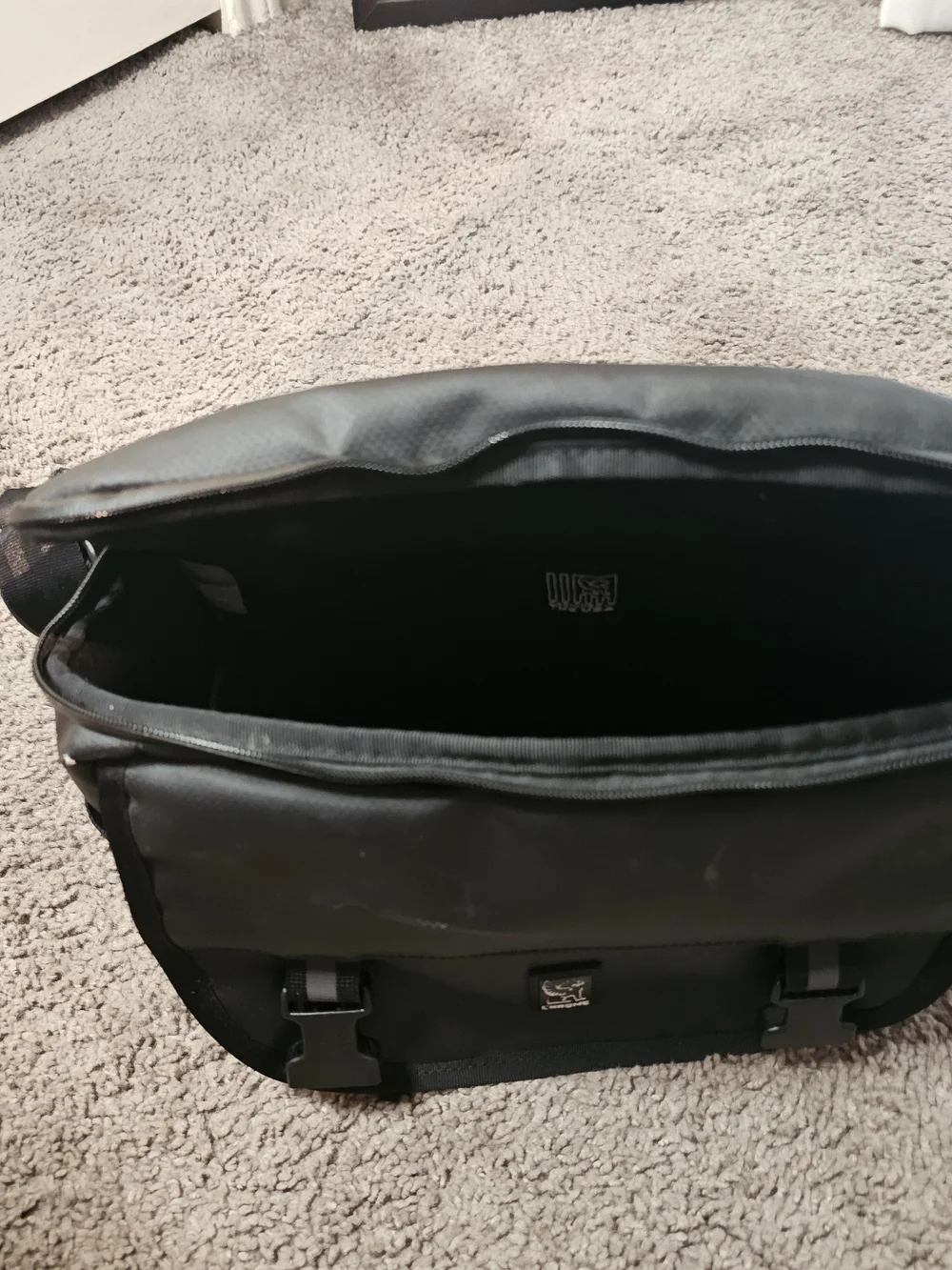 Chrome Messenger Bag – Black – Great Condition 8/10